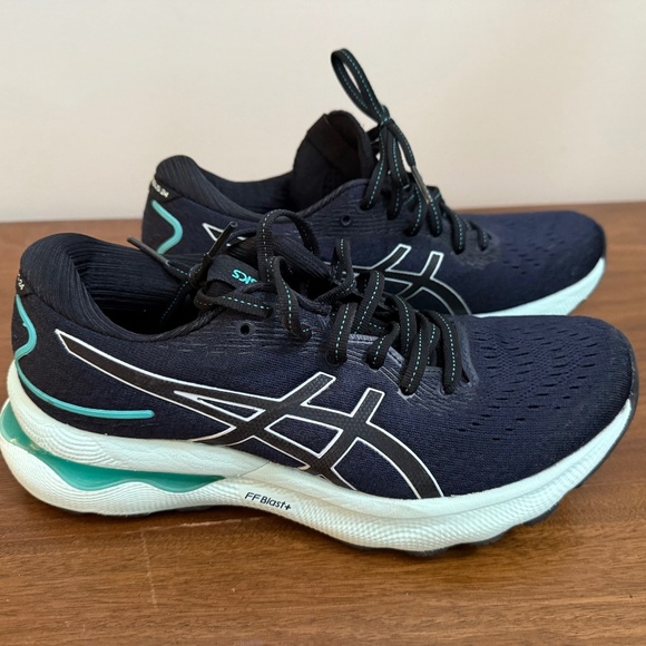 ASICS Women's Gel-Nimbus 24 Athletic Running Shoe Navy/Teal - Size 7 - Picture 1 of 6